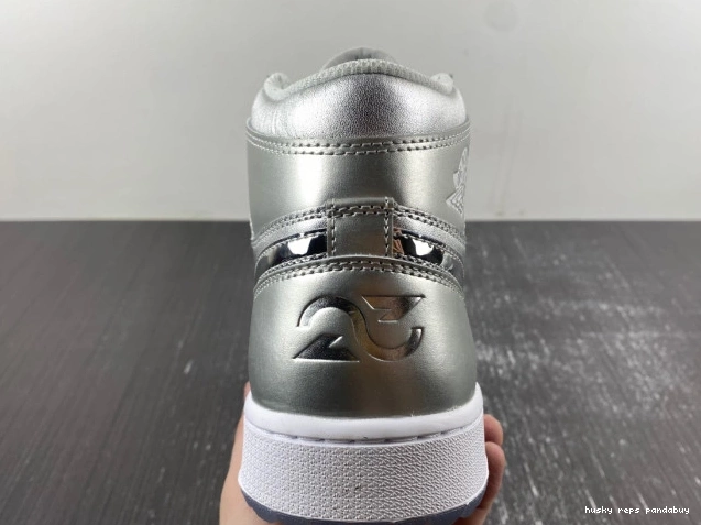 Cheap Husky Gift Jordan Air Giving Golf 1 High FD6815-001 0728